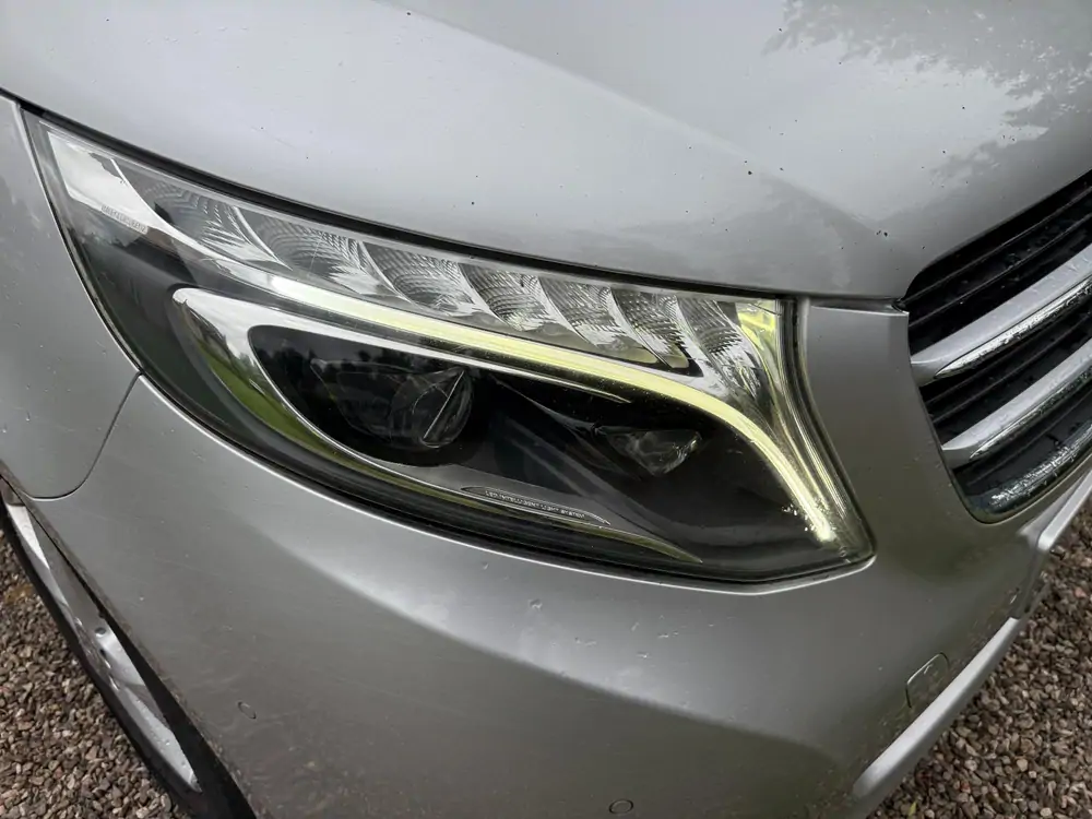 Used Mercedes-Benz V250d Automatic SILVER - Argent 41