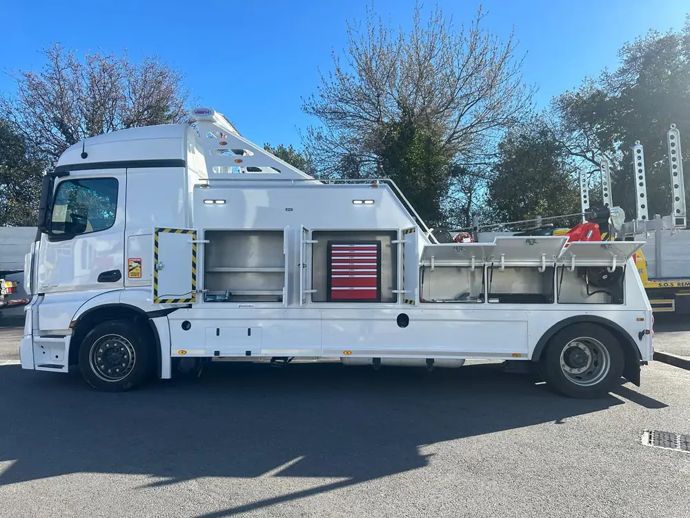 Used Mercedes-Benz Actros 1943 Automatic WHITE - Blanc 9