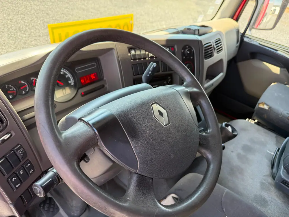 Used Renault Midlum Manueel RED - Rouge 27