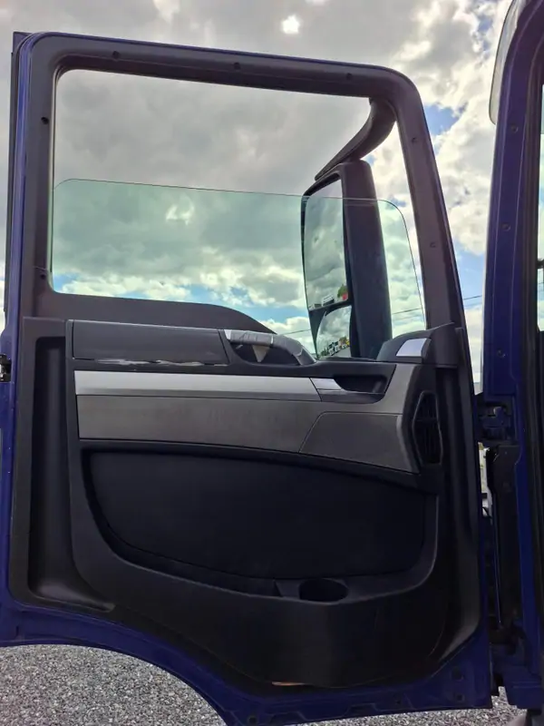 Used MAN TGS 35.440 Automatic BLUE - Blue 19