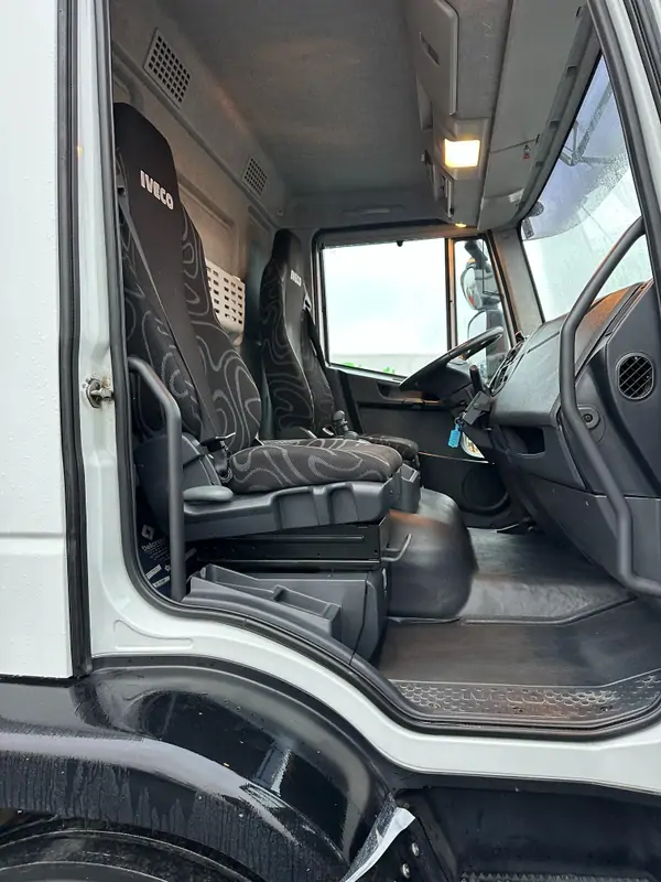 Occasion Iveco ML190E28 Automatic WHITE - Blanc 17