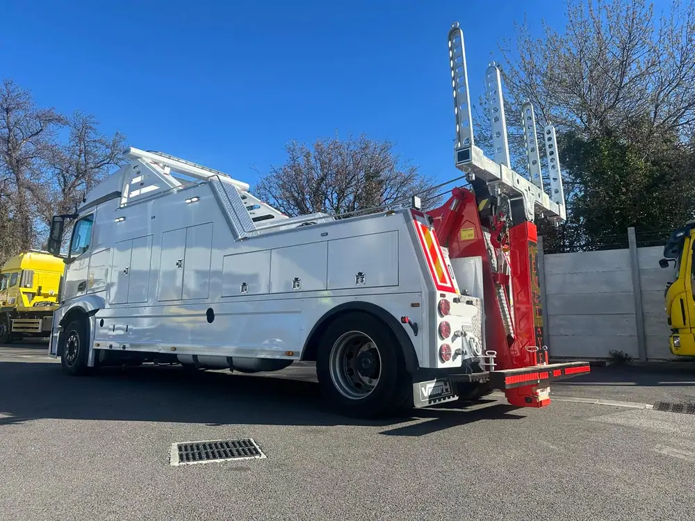 Used Mercedes-Benz Actros 1943 Automatic WHITE - Blanc 3