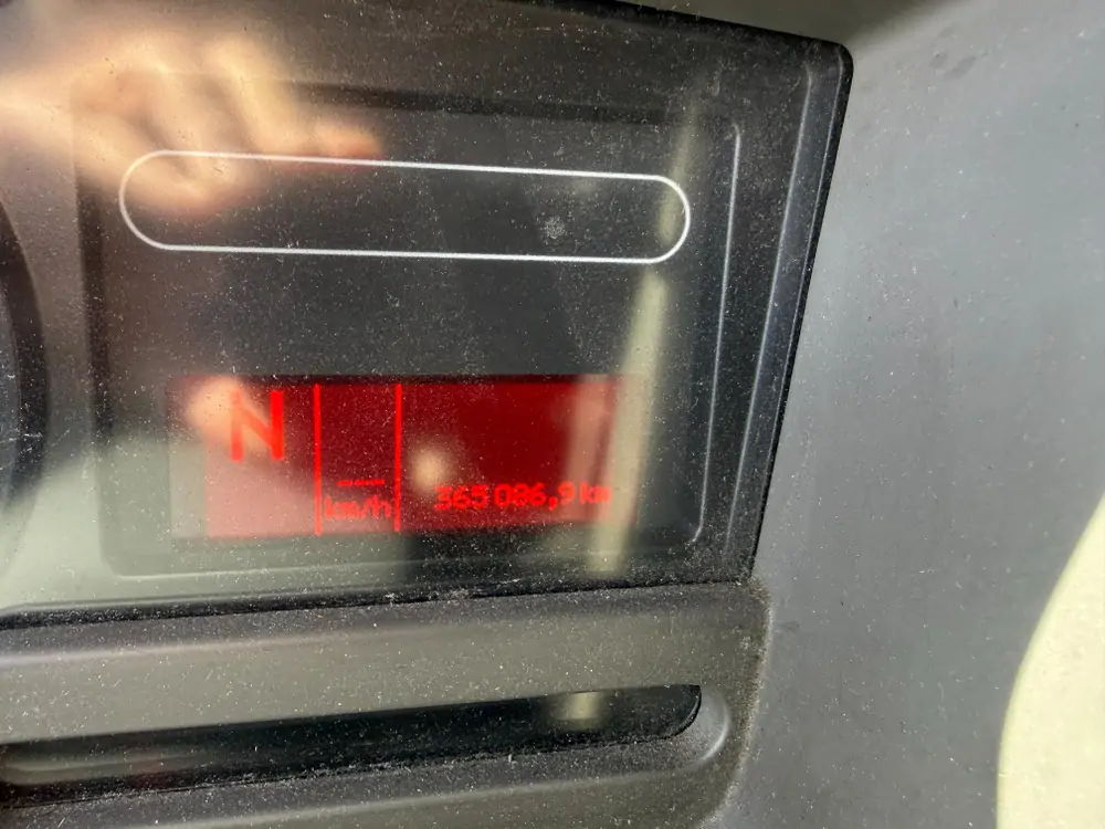 Used Renault Premium Automatic RED - Rouge 25