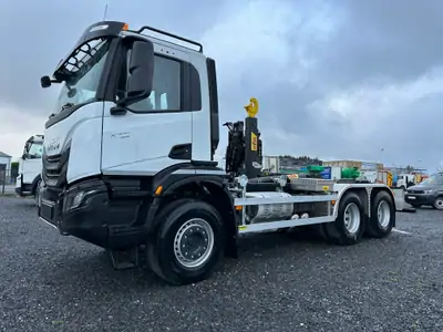 Nouveau Iveco AD300T48 Automatic WHITE - Blanc