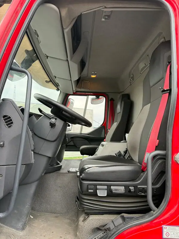 Occasie Renault D320 WIDE Automatic RED - Rouge 21