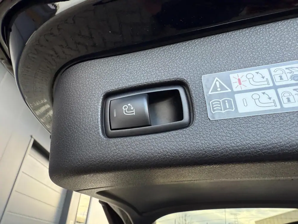 Used Mercedes-Benz GLE250d 4matic Automatic BLACK - Noir 22