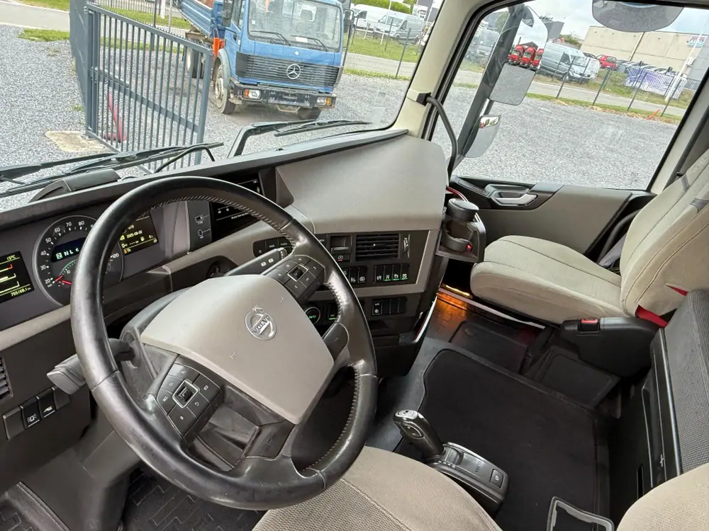 Used Volvo FH 500 Globetrotter Automatic WHITE - Blanc 28