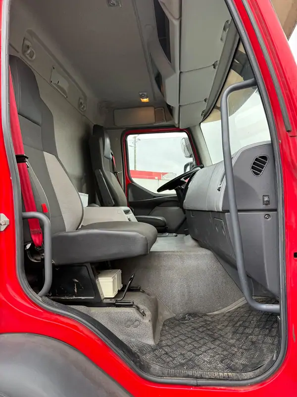 Occasie Renault D320 WIDE Automatic RED - Rouge 28