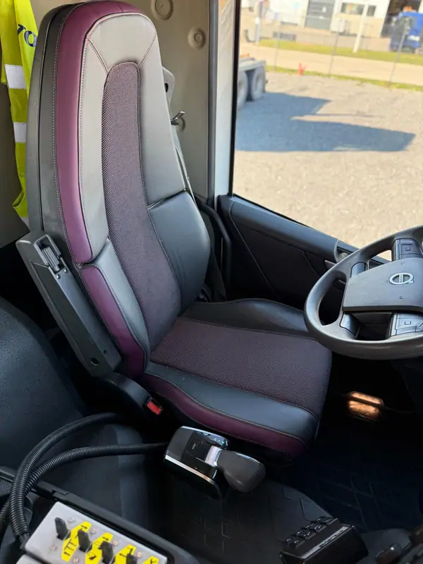 Used Volvo FMX 500 Automatic WHITE - Blanc 38