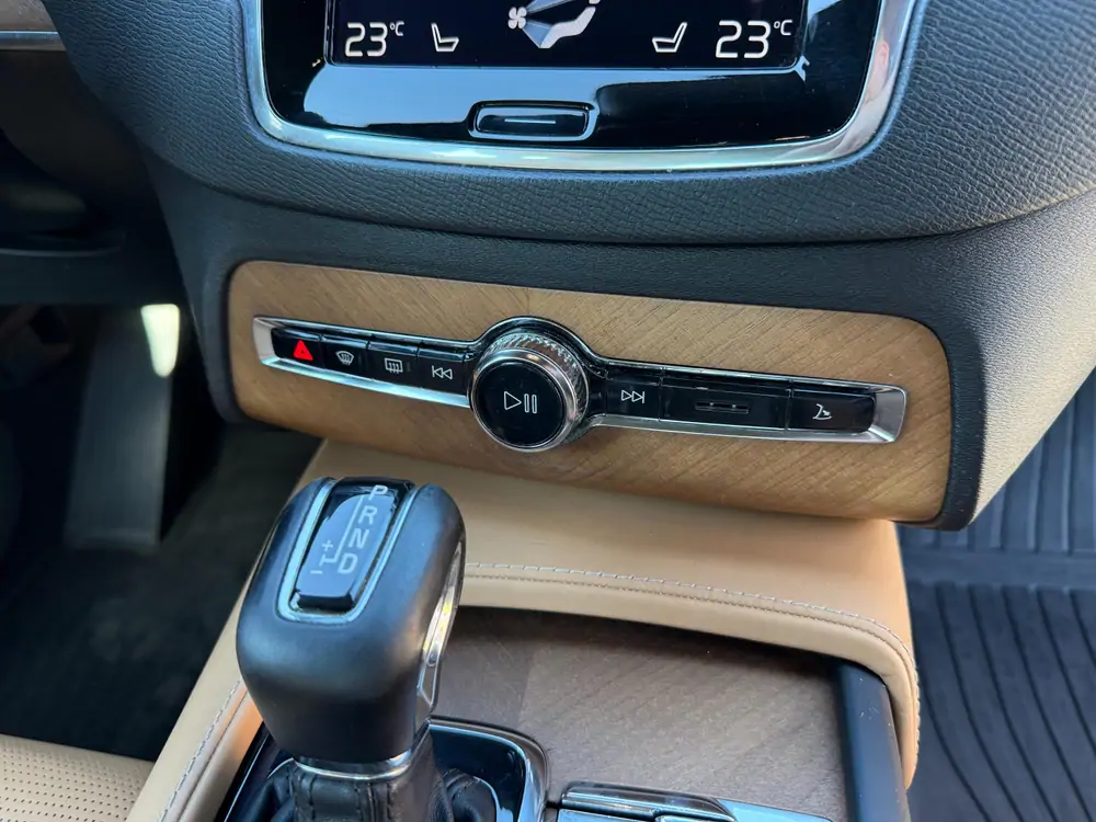 Used Volvo XC90 Automatic BLACK - Noir 20