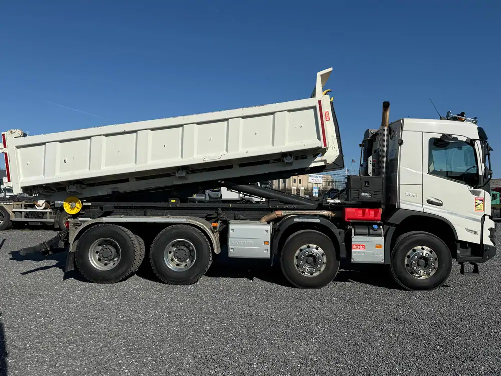 Used Volvo FMX 500 Automatic WHITE - Blanc 25