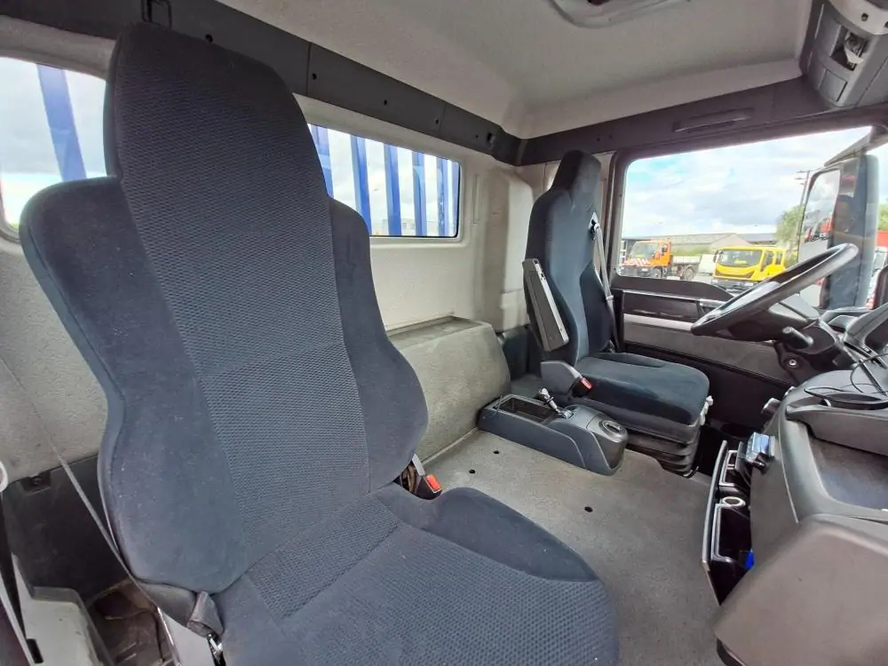 Used MAN TGS 35.440 Automatic BLUE - Blue 31
