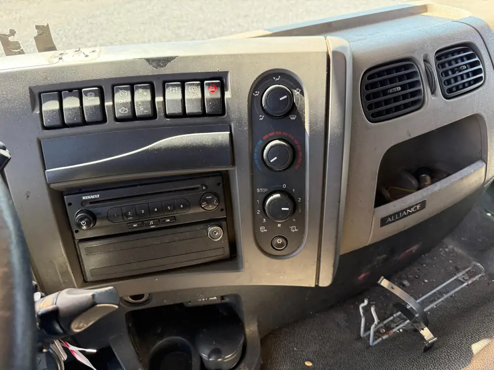 Used Renault Premium Automatic RED - Rouge 17
