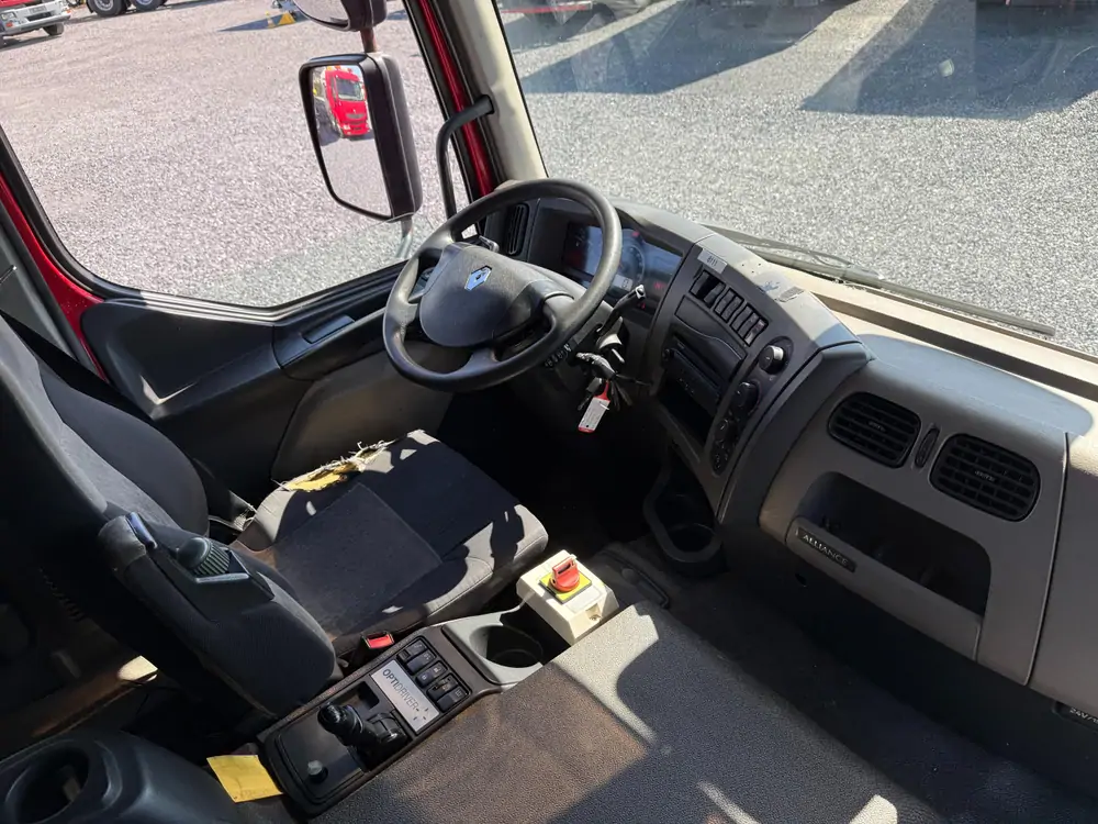 Used Renault Premium Automatic RED - Rouge 24
