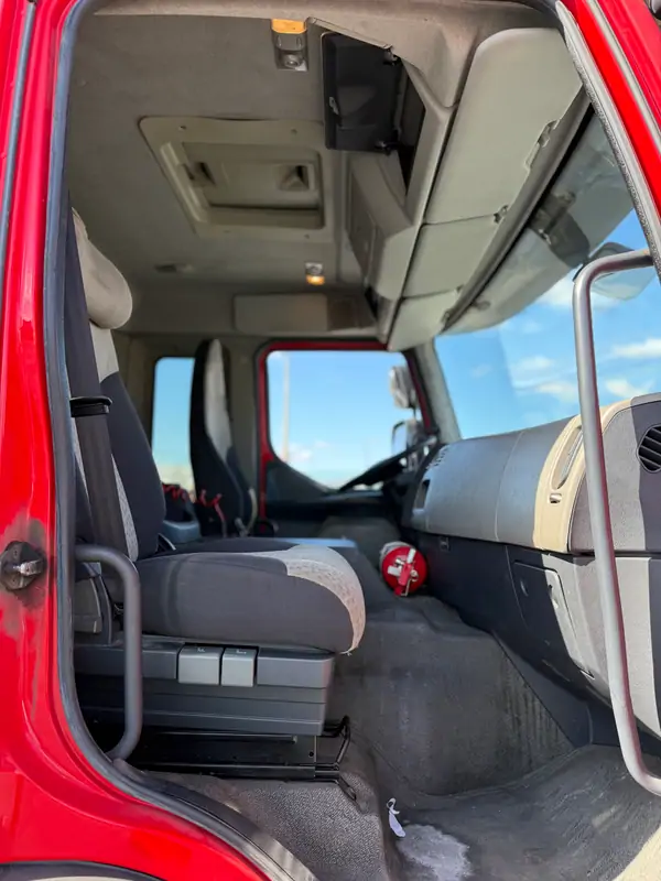 Used Renault Premium Automatic RED - Rouge 31