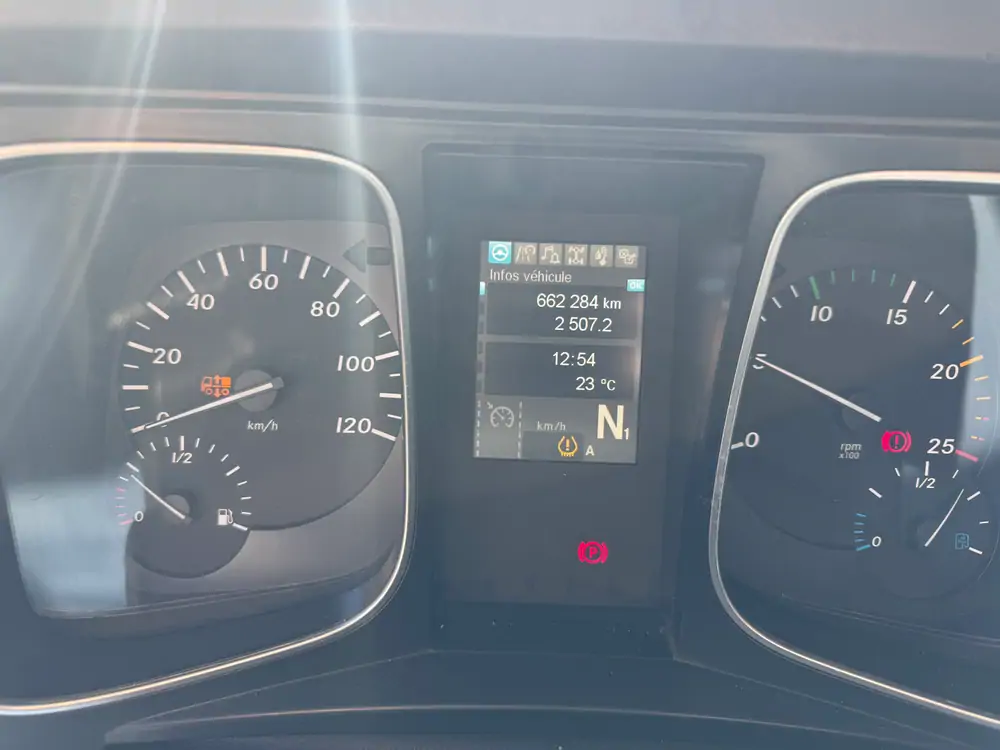 Used Mercedes-Benz Actros 1943 Automatic WHITE - Blanc 14