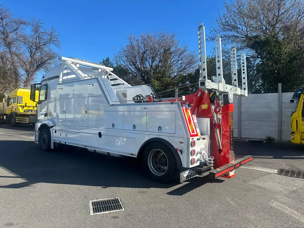 Used Mercedes-Benz Actros 1943 Automatic WHITE - Blanc 4