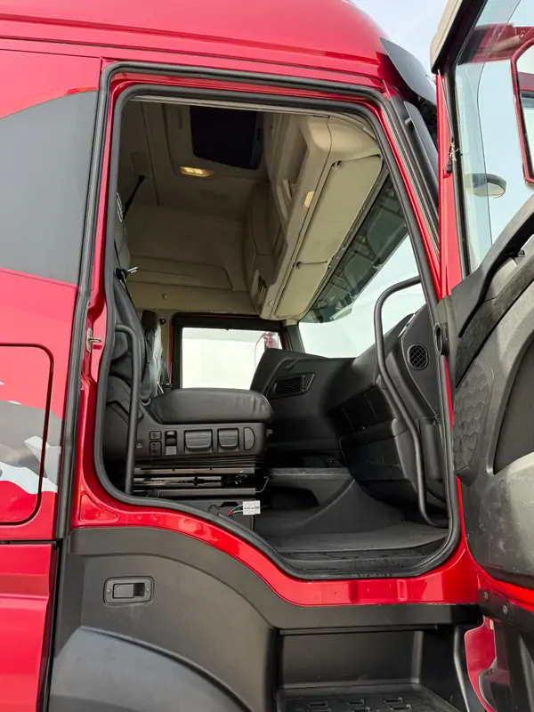 Used Iveco S-WAY AS440ST/P Automatic 9