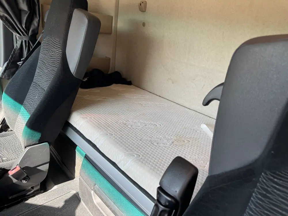 Used Mercedes-Benz Actros 1943 Automatic WHITE - Blanc 16