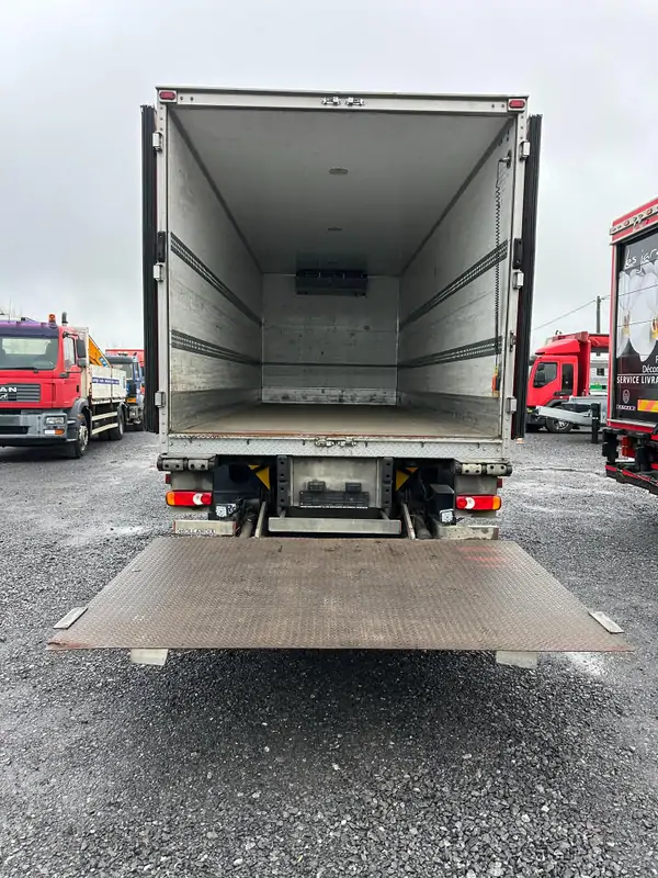 Used Iveco ML190E28 Automatic WHITE - Blanc 29
