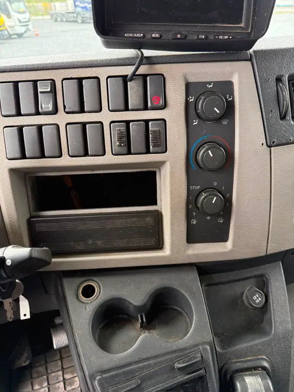 Occasie Volvo FL240 Automatic WHITE - White 9