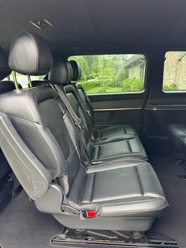 Used Mercedes-Benz V250d Automatic SILVER - Argent 19