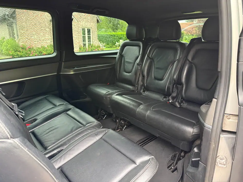 Used Mercedes-Benz V250d Automatic SILVER - Argent 18
