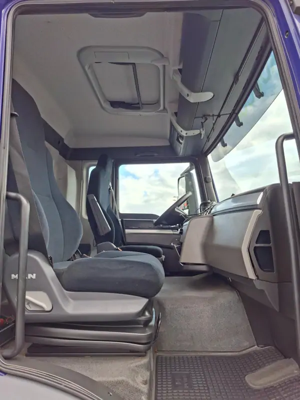 Used MAN TGS 35.440 Automatic BLUE - Blue 30
