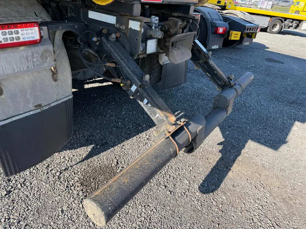 Used Volvo FMX 500 Automatic WHITE - Blanc 31