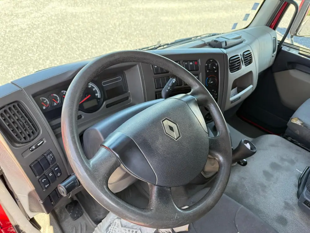 Used Renault Midlum Manueel RED - Rouge 13