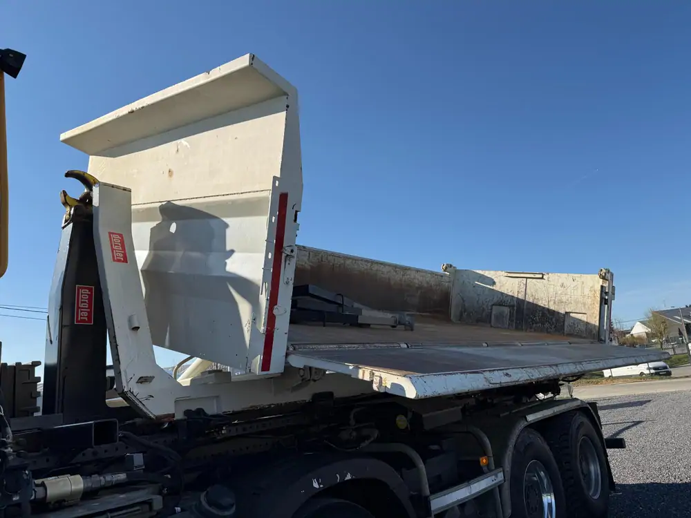 Used Volvo FMX 500 Automatic WHITE - Blanc 23