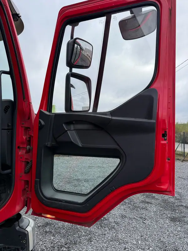 Occasie Renault D320 WIDE Automatic RED - Rouge 27