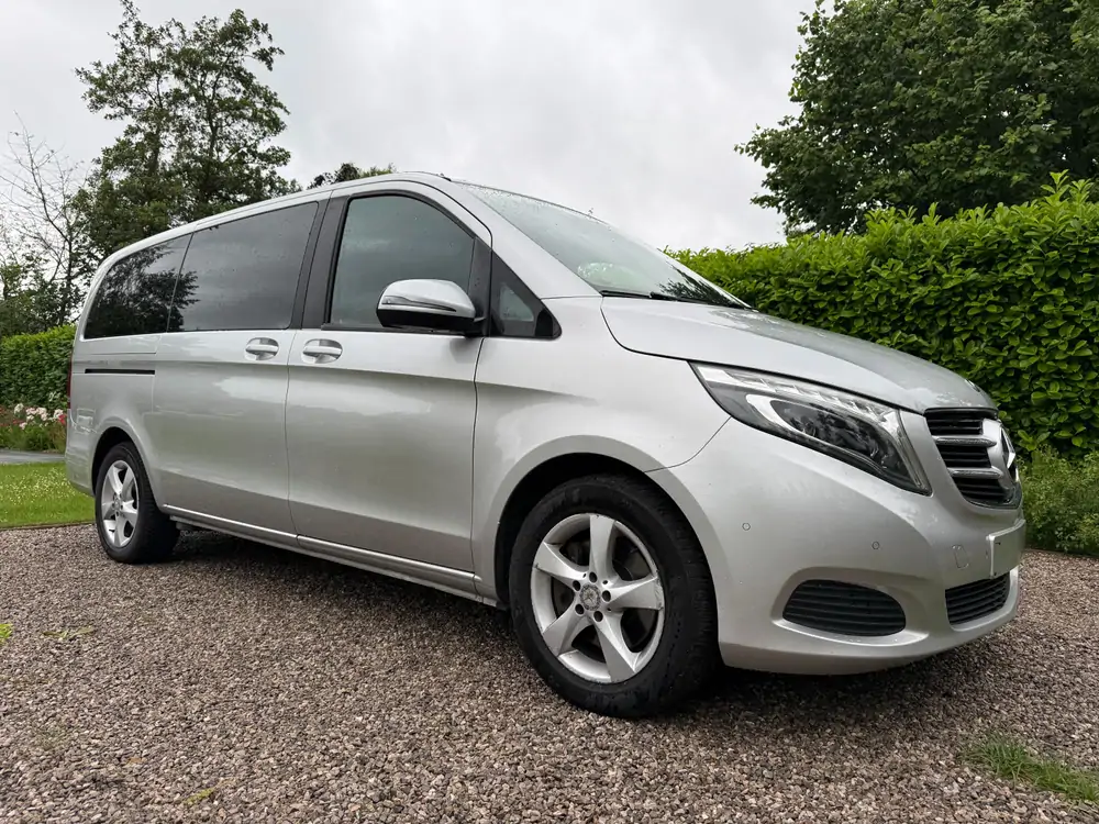 Used Mercedes-Benz V250d Automatic SILVER - Argent 2