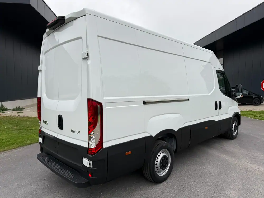 New Iveco Daily 35-140 Manueel WHITE - Blanc 5