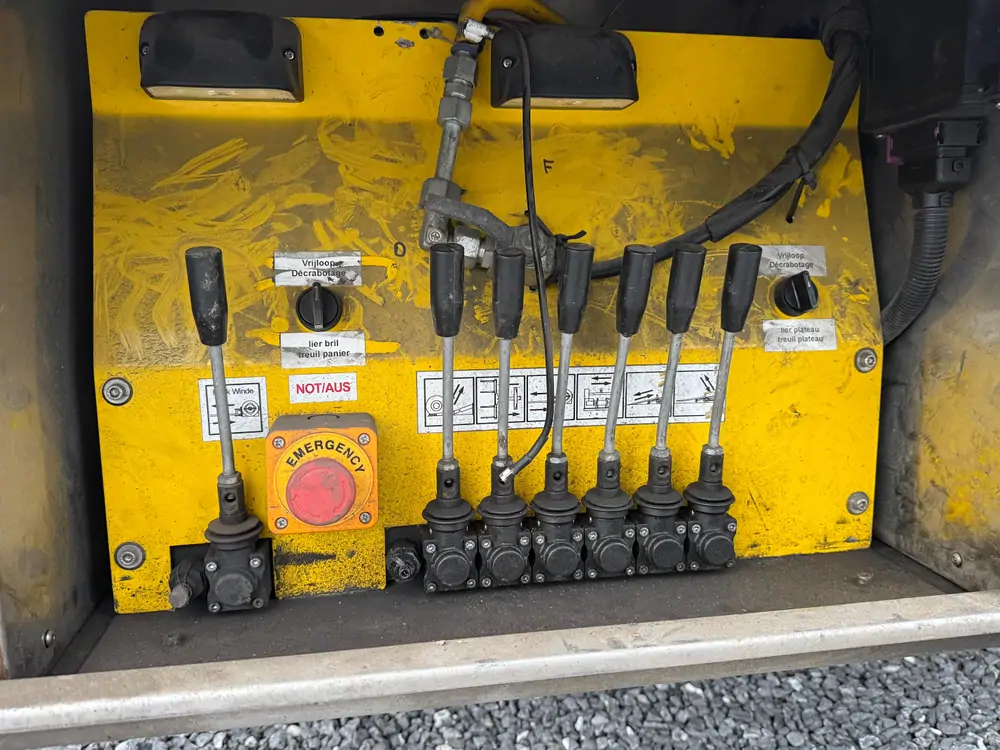 Used Iveco ML120E22 Automatic YELLOW - Jaune 13