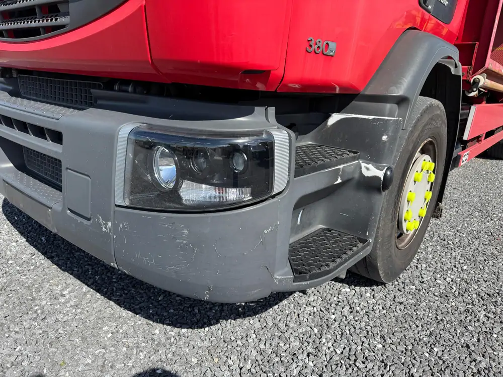 Used Renault Premium Automatic RED - Rouge 19