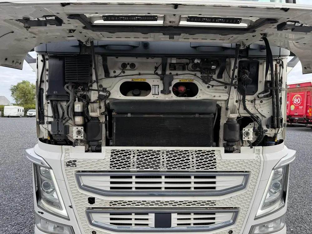 Used Volvo FH 500 Globetrotter Automatic WHITE - Blanc 16