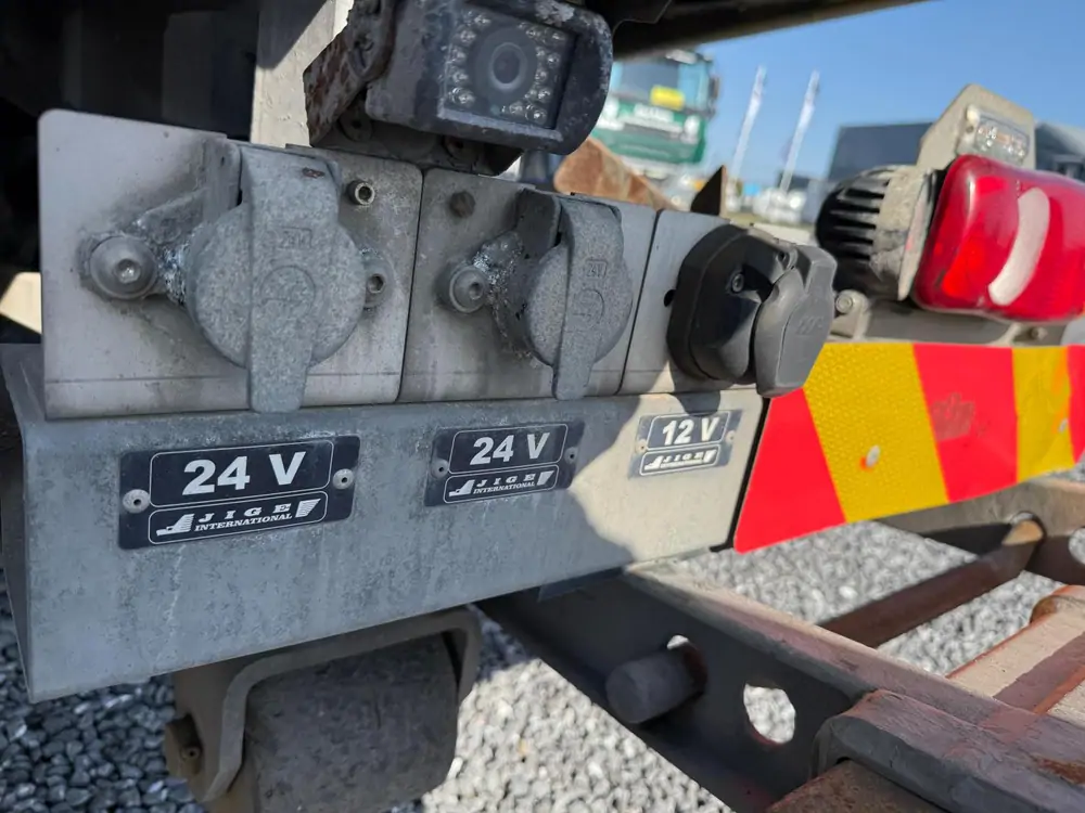 Used Iveco ML120E22 Automatic YELLOW - Jaune 10