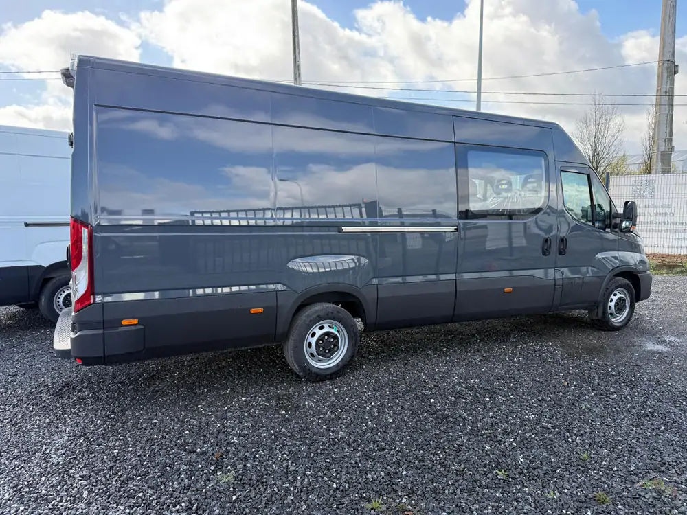 New Iveco Daily 35-180 Crew Cab Manueel ANTHRACITE - Anthracite 3