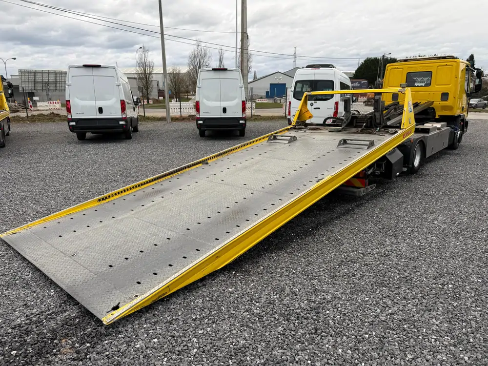 Used Iveco ML120E22 Automatic YELLOW - Jaune 2