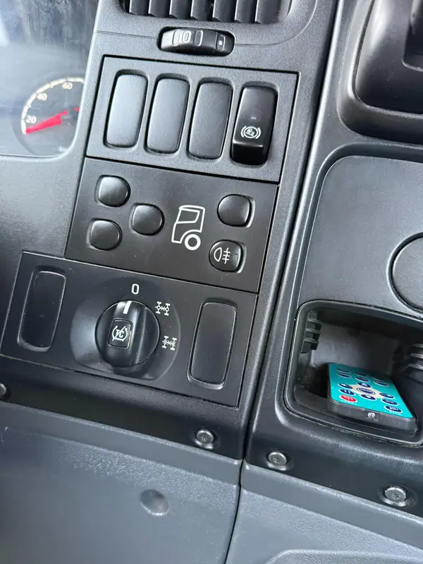 Used Scania P410 Automatic WHITE - White 33