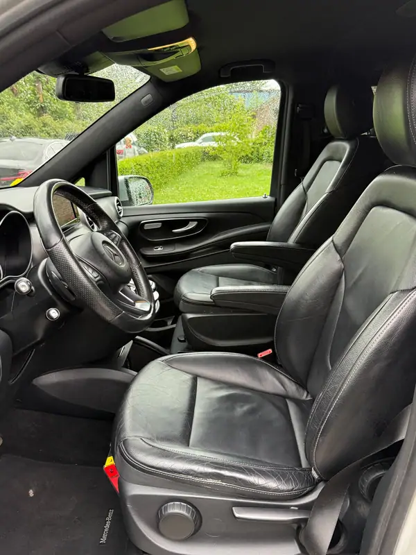 Used Mercedes-Benz V250d Automatic SILVER - Argent 14