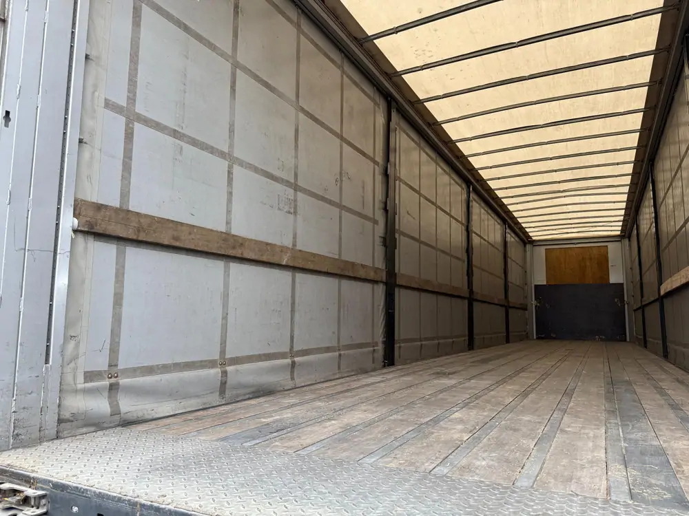 Used LeciTrailer Tautliner 3E20 N/A 21