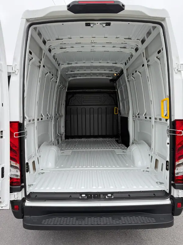 New Iveco Daily 35-140 Manueel WHITE - Blanc 14