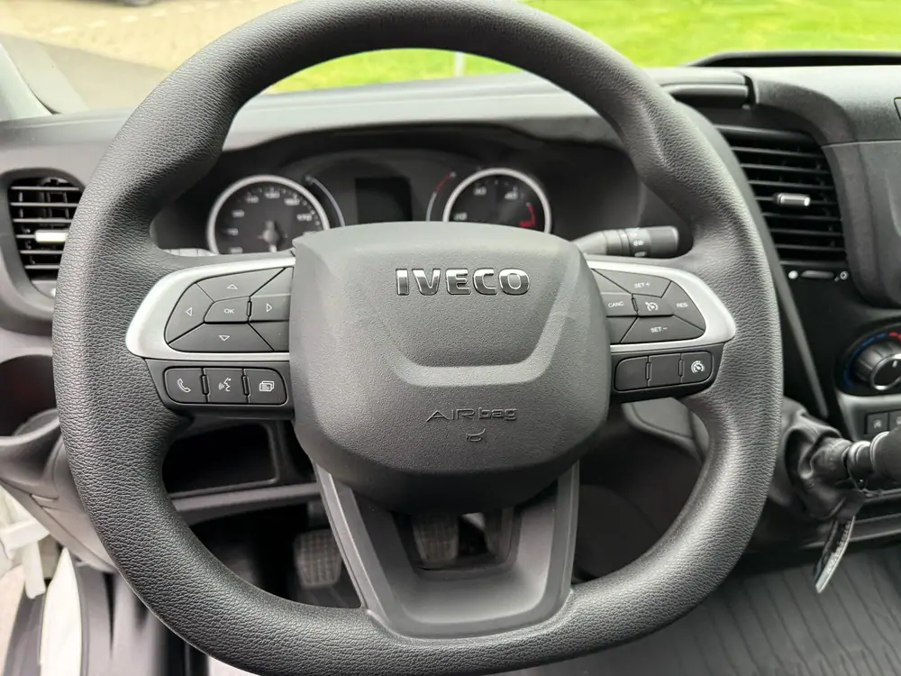 New Iveco Daily 35-140 Manueel WHITE - Blanc 25