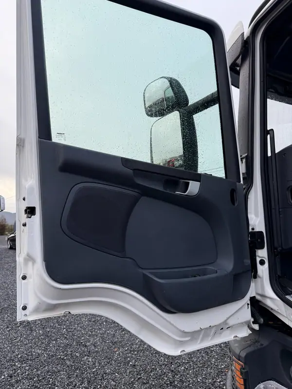 Used Scania P410 Automatic WHITE - White 28
