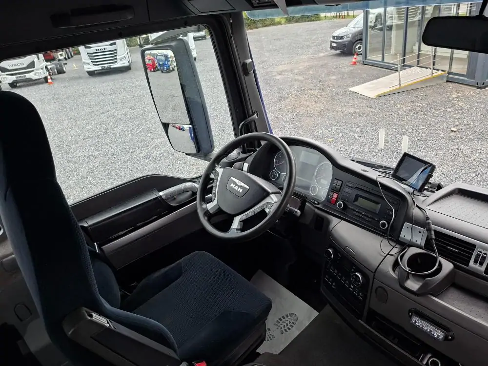 Used MAN TGS 35.440 Automatic BLUE - Blue 32