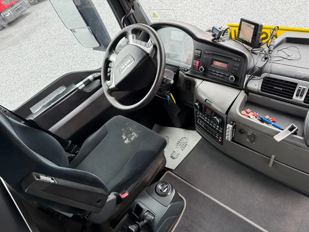 Used MAN TGS 35.440 Automatic BLUE - Blue 28