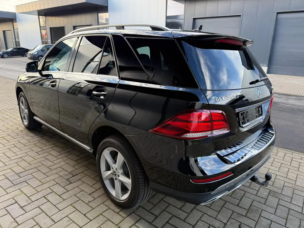 Used Mercedes-Benz GLE250d 4matic Automatic BLACK - Noir 27