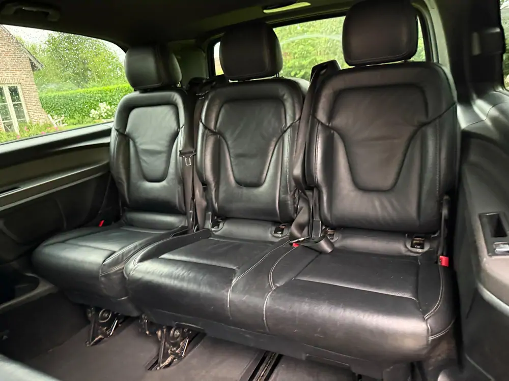 Used Mercedes-Benz V250d Automatic SILVER - Argent 20